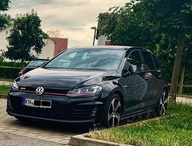 Schwarz Gebraucht 2016 VW Golf VII GTI Limousine | 14.900 € (Guter Preis) - Bild 1/4