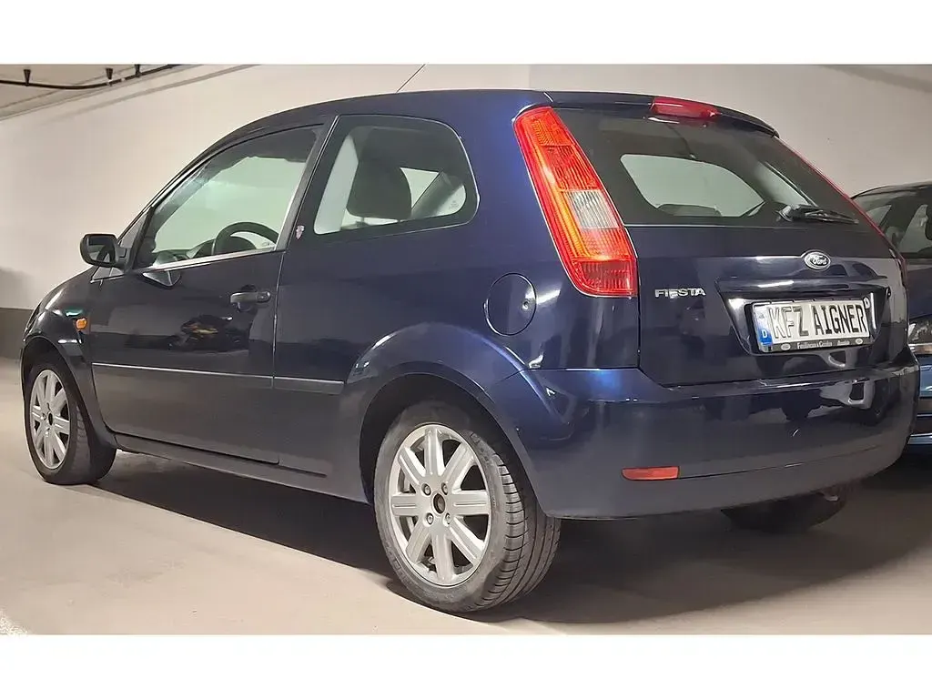 Gebraucht Ford Fiesta 80 PS (58 kW) 2003 Blau Kleinwagen