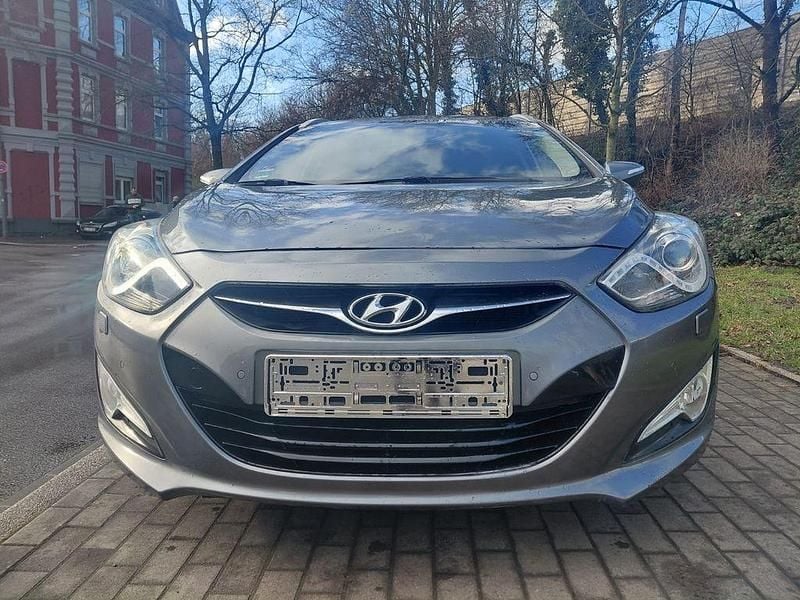 Gebraucht Hyundai i40 Edition 136 PS (100 kW) 2014 Grau Kombi