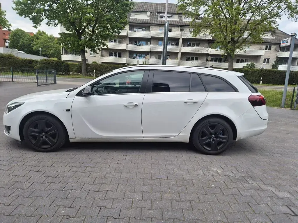 Gebraucht Opel Insignia Business Edition 120 PS (88 kW) 2015 Weiß Kombi