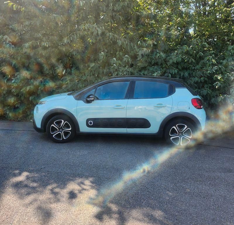 Grün Gebraucht 2018 Citroën C3 Feel Limousine | 9.700 € (Guter Preis) - Bild 1/4