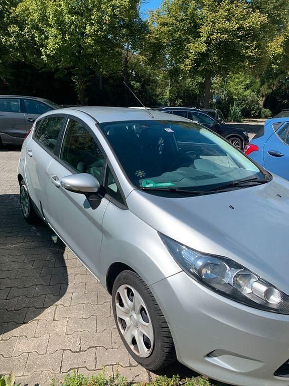 Silber Gebraucht 2009 Ford Fiesta Kleinwagen | 3.500 € (Fairer Preis) - Bild 1/4
