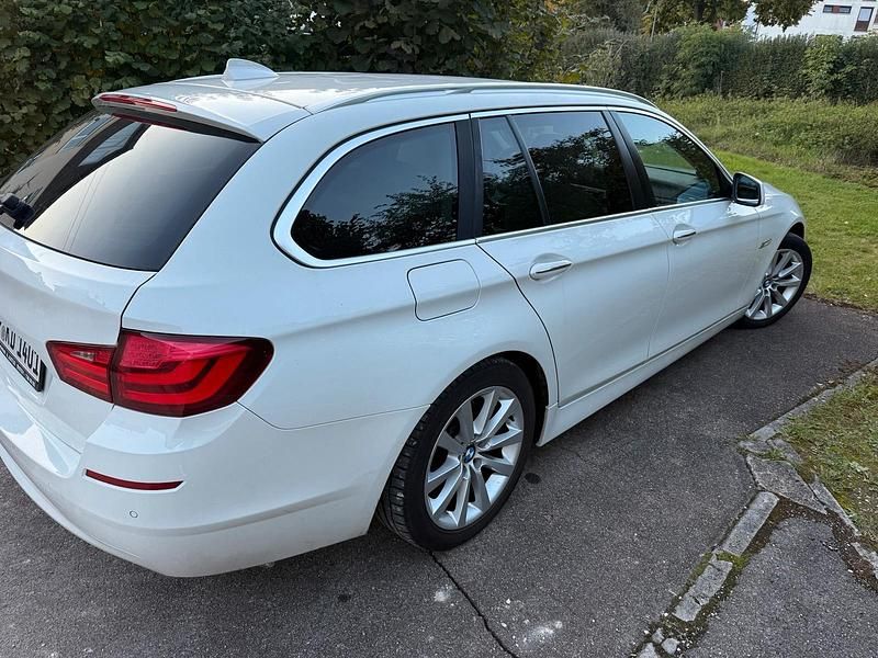 Gebraucht BMW 520 184 PS (135 kW) 2012 Weiß Kombi