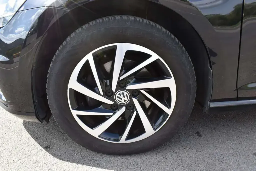 Używany VW Golf VII Join 116 KM (85 kW) 2019 Czarny Kombi