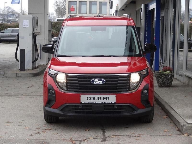 Neu Ford Tourneo Courier Titanium 125 PS (91 kW) 2026 Fantastic red Van / Kleinbus