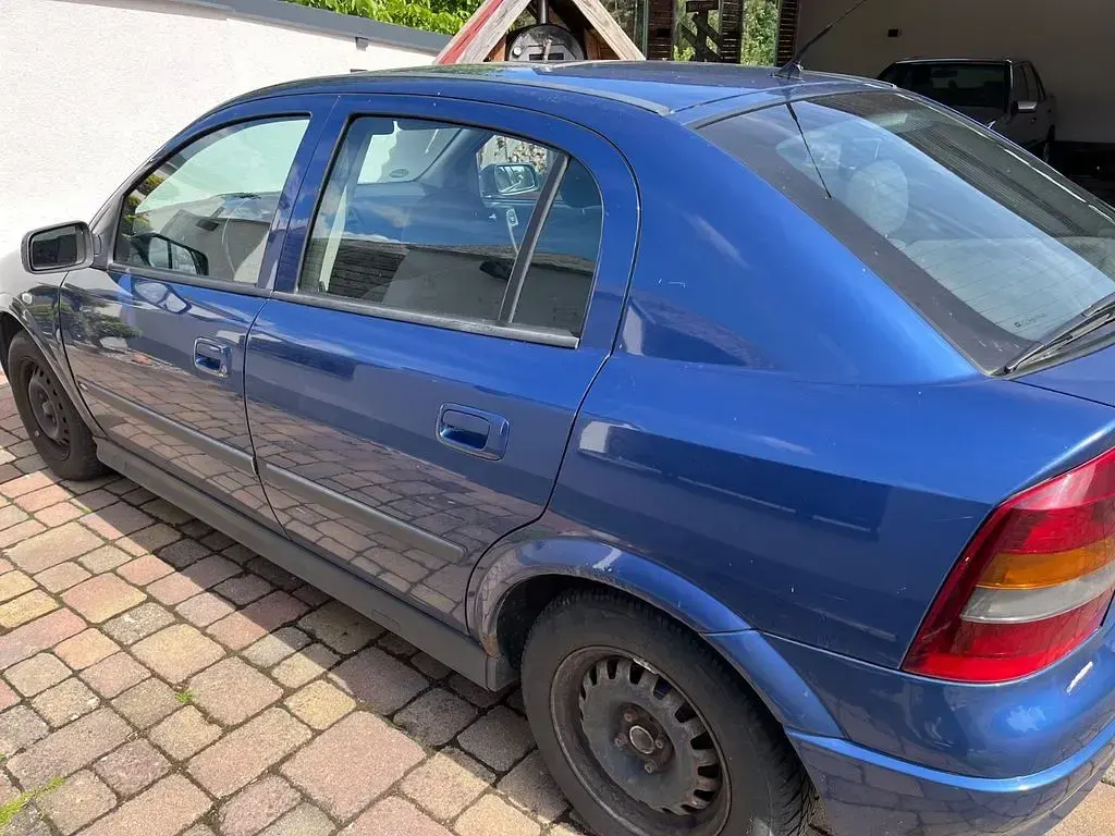 Gebraucht Opel Astra 103 PS (75 kW) 2003 Blau Limousine
