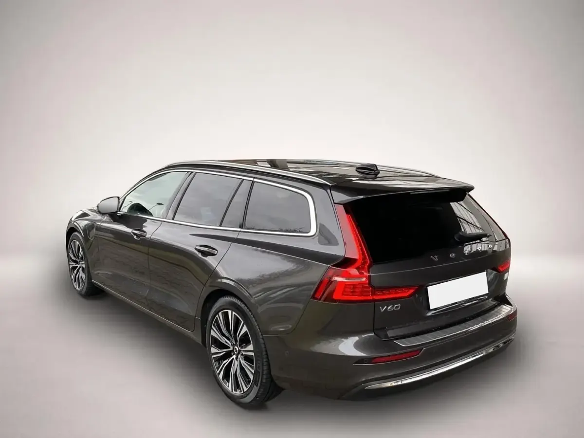 Gebraucht Volvo V60 Ultimate 455 PS (334 kW) 2022 Manufacturer Kombi