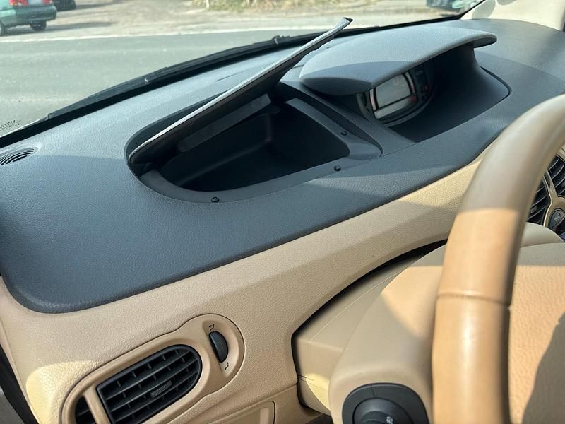 Second-hand Renault Modus 111 CP (81 kW) 2006 Bej Monovolum