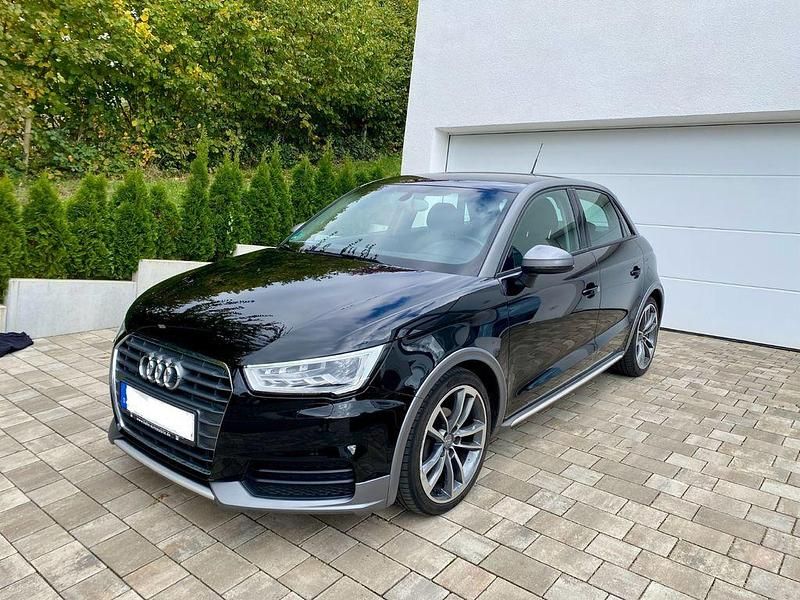 Schwarz Gebraucht 2018 Audi A1 Sportback Sport Kleinwagen | 13.200 € (Guter Preis) - Bild 1/4