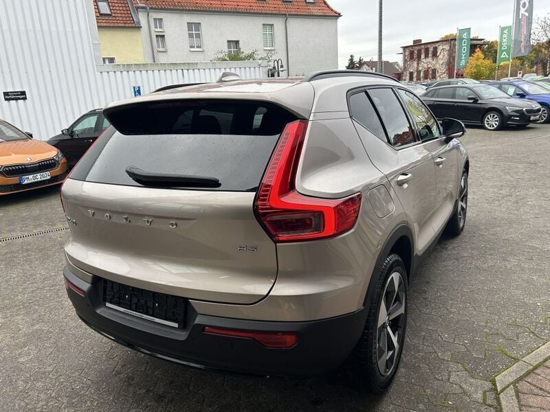 Gebraucht Volvo XC40 Plus 163 PS (119 kW) 2024 Bright dusk metalic SUV