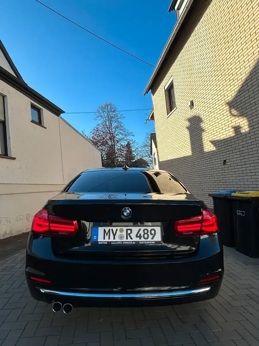 Gebraucht BMW 320 190 PS (139 kW) 2016 Schwarz Limousine