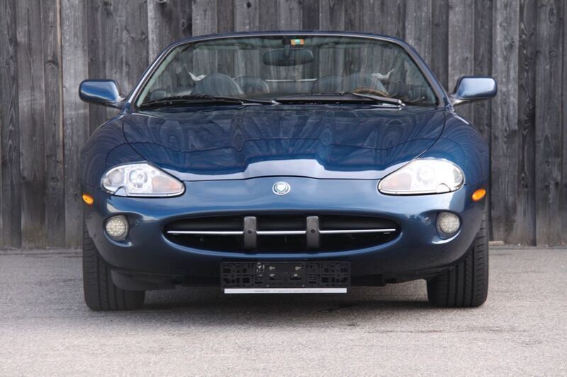 Blau Gebraucht 1999 Jaguar XK8 Cabrio | 29.999 € - Bild 1/4
