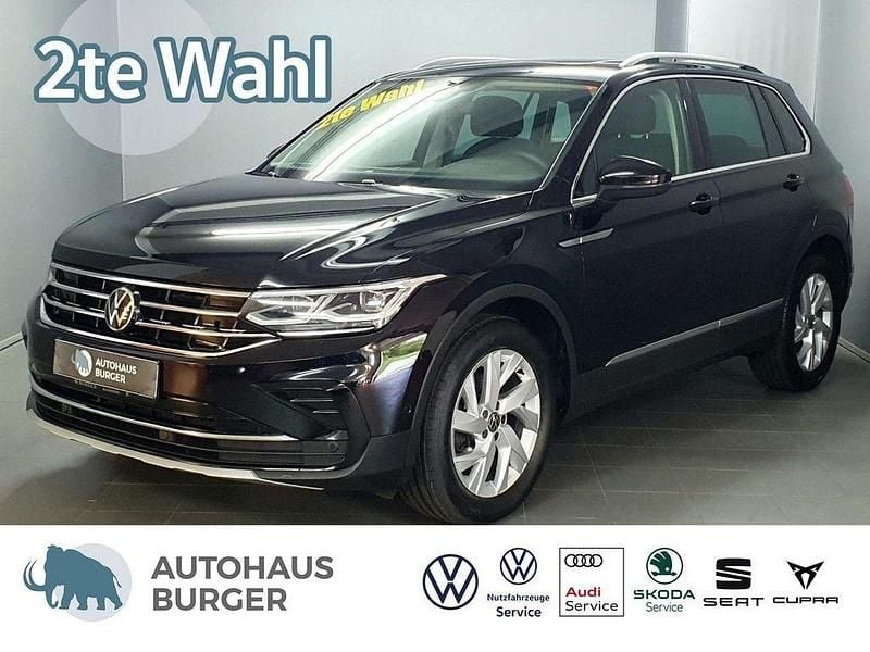 Deep black perleffekt (metallic) Gebraucht 2023 VW Tiguan Elegance SUV | 27.680 € (Superpreis) - Bild 1/4