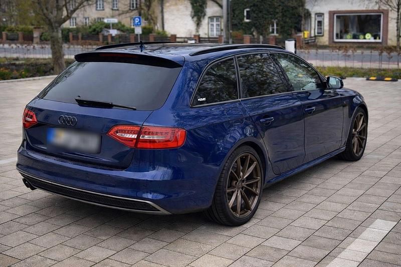 Gebraucht Audi A4 S-Line 150 PS (110 kW) 2015 Blau Kombi
