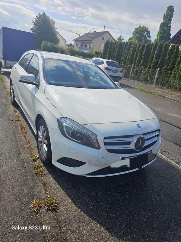 Gebraucht 2014 Mercedes A180 Style Limousine | 10.800 € (Guter Preis) - Bild 1/4