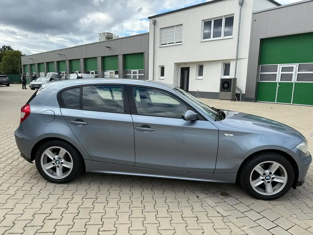 Gebraucht BMW 118 122 PS (89 kW) 2005 Grau Kleinwagen