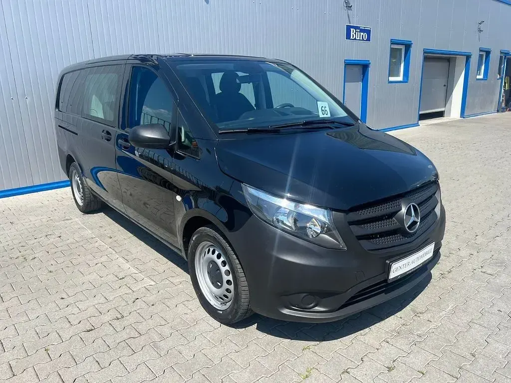 Gebraucht Mercedes Vito 163 PS (119 kW) 2023 Schwarz Van
