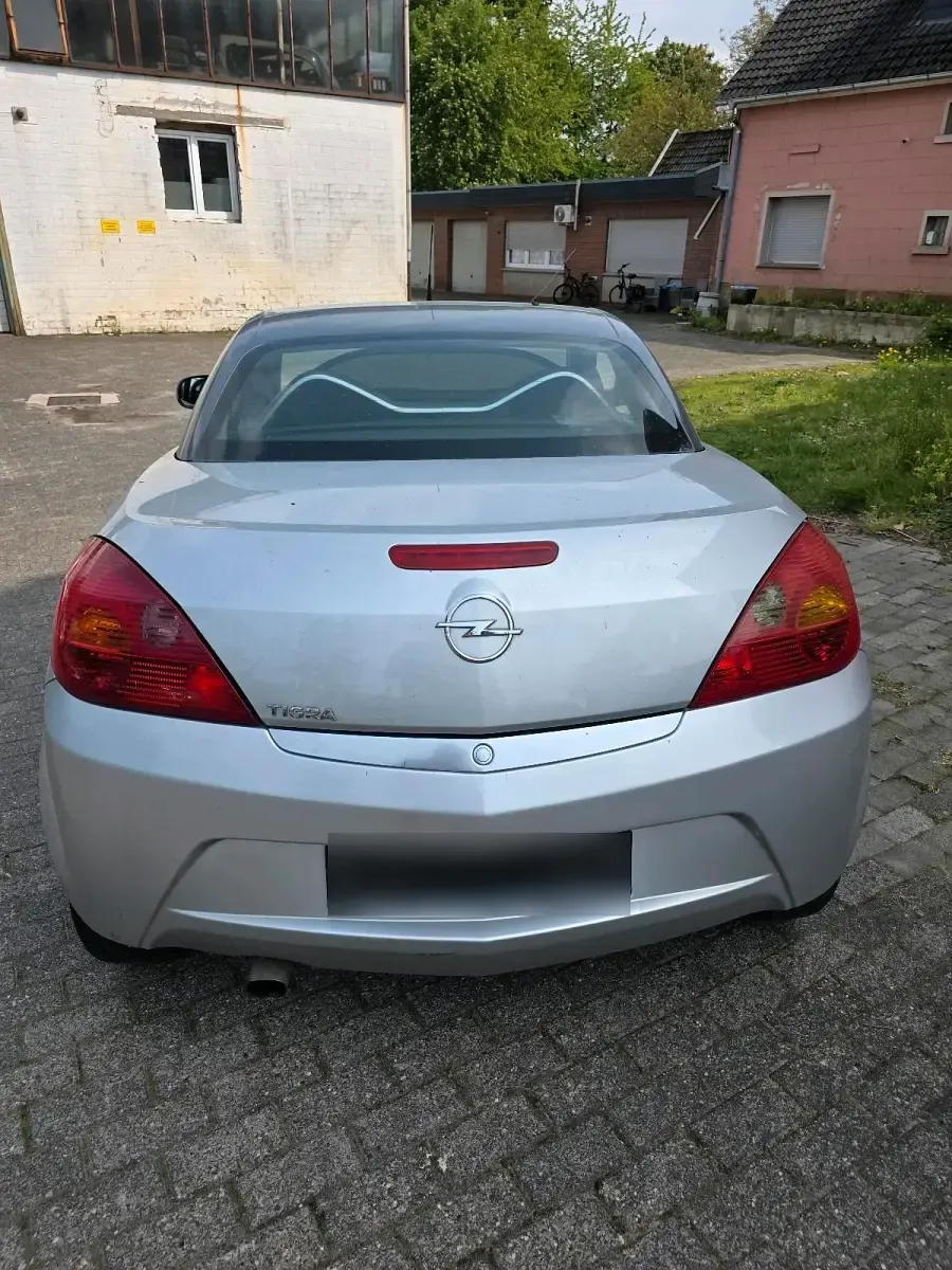 Gebraucht Opel Tigra 90 PS (66 kW) 2005 Silber Cabrio