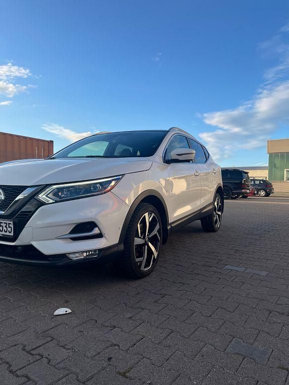 Weiß Gebraucht 2019 Nissan Qashqai Tekna+ SUV | 14.900 € (Superpreis) - Bild 1/4