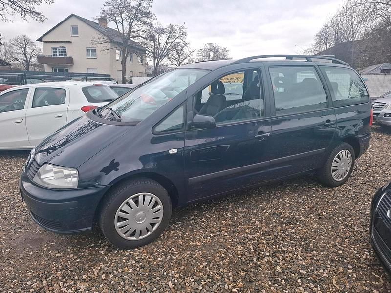 Blau Gebraucht 2004 Seat Alhambra Van / Kleinbus | 2.900 € (Teuer) - Bild 1/4