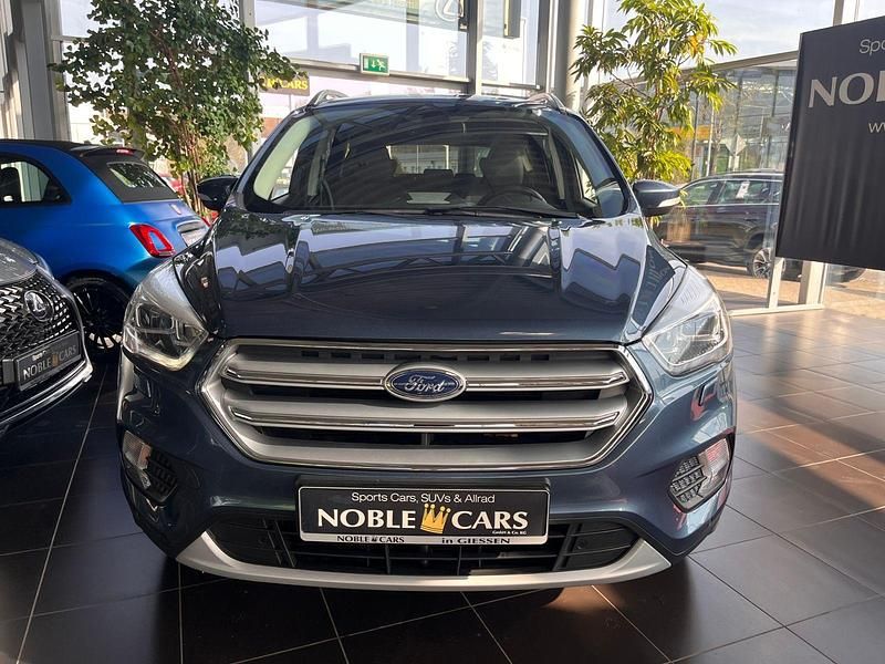 Gebraucht Ford Kuga Titanium 175 PS (128 kW) 2020 Blau SUV