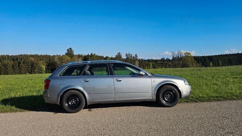 Silber Gebraucht 2002 Audi A4 Kombi | 1.999 € (Guter Preis) - Bild 1/4