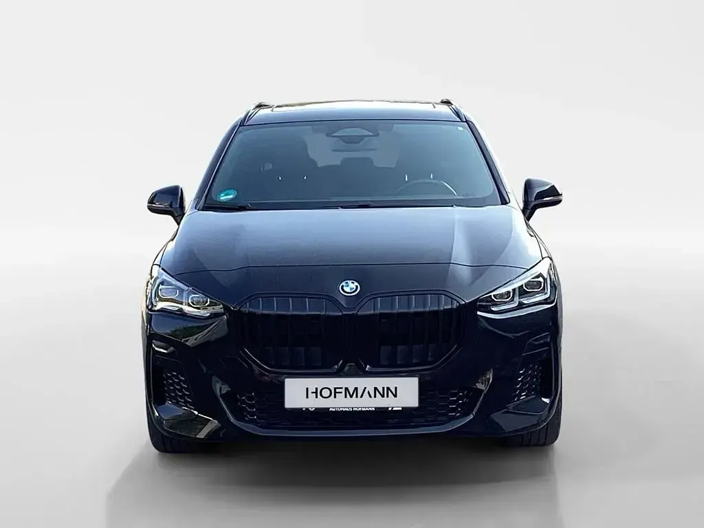 Gebraucht BMW 230e Active Tourer M Sport 326 PS (239 kW) 2023 Saphirschwarz metallic Van / Kleinbus
