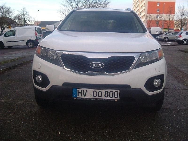 Weiß Gebraucht 2010 Kia Sorento Attract SUV | 8.900 € (Fairer Preis) - Bild 1/4