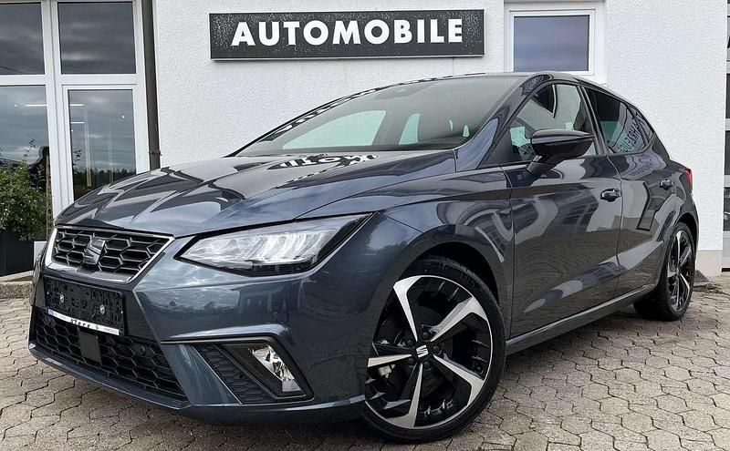 Grau Gebraucht 2024 Seat Ibiza FR Limousine | 21.979 € (Fairer Preis) - Bild 1/4