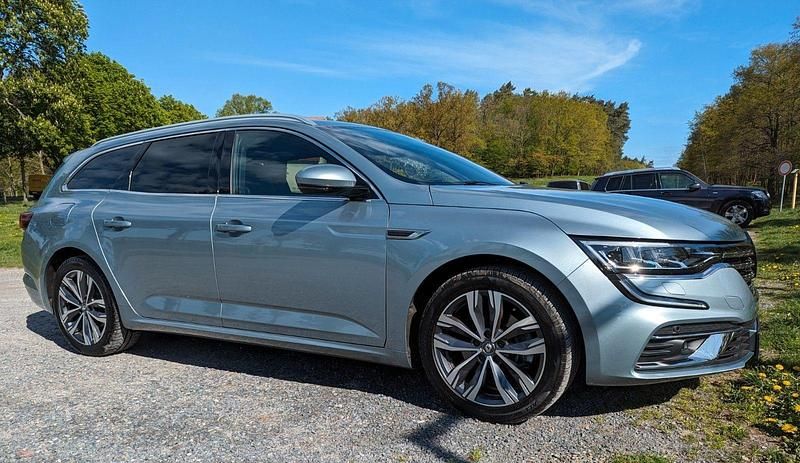 Grau Gebraucht 2021 Renault Talisman GrandTour Intens Kombi | 23.499 € (Fairer Preis) - Bild 1/4