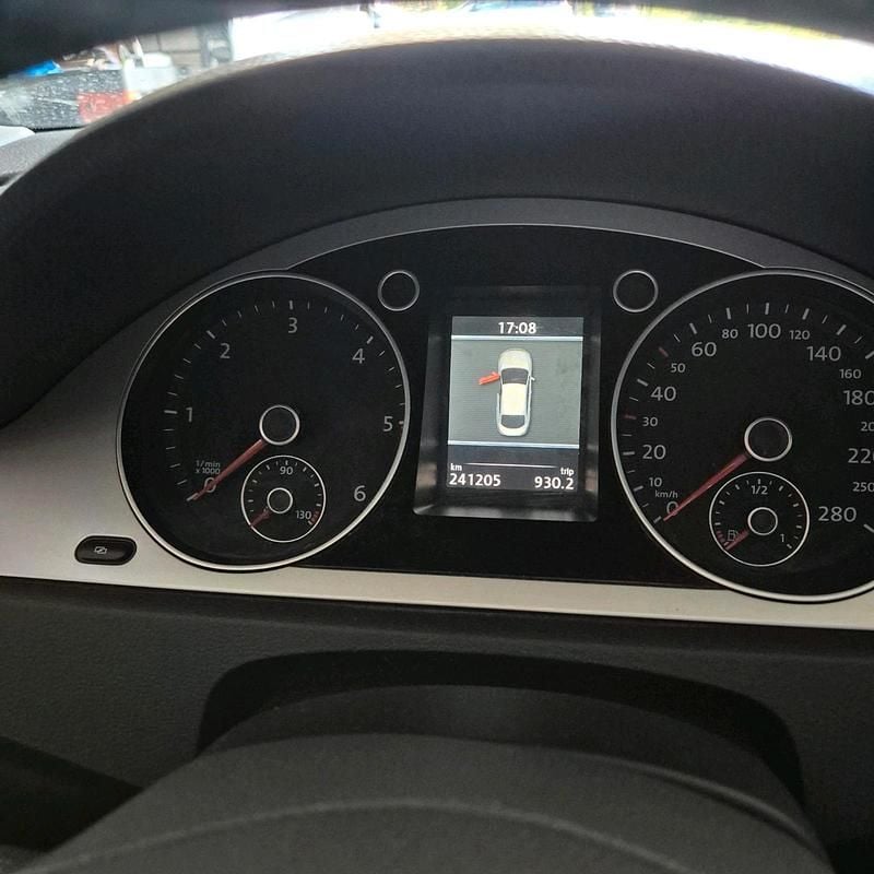 Usata VW Passat 140 CV (102 kW) 2010 Marrone Coupé