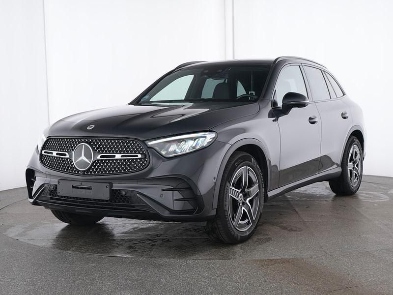 Metalliclack graphitgrau Gebraucht 2024 Mercedes GLC220 AMG SUV | 56.870 € (Guter Preis) - Bild 1/4