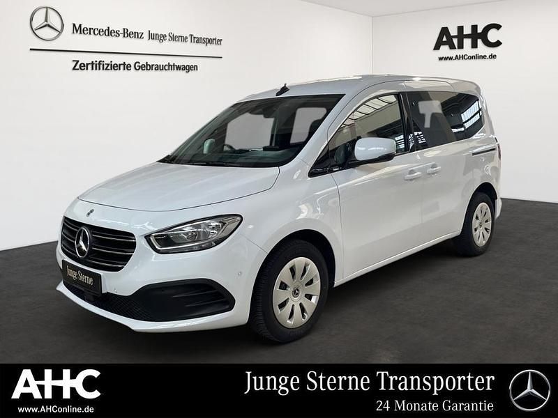 Weiß Gebraucht 2024 Mercedes T180 Van / Kleinbus | 25.942 € (Fairer Preis) - Bild 1/4