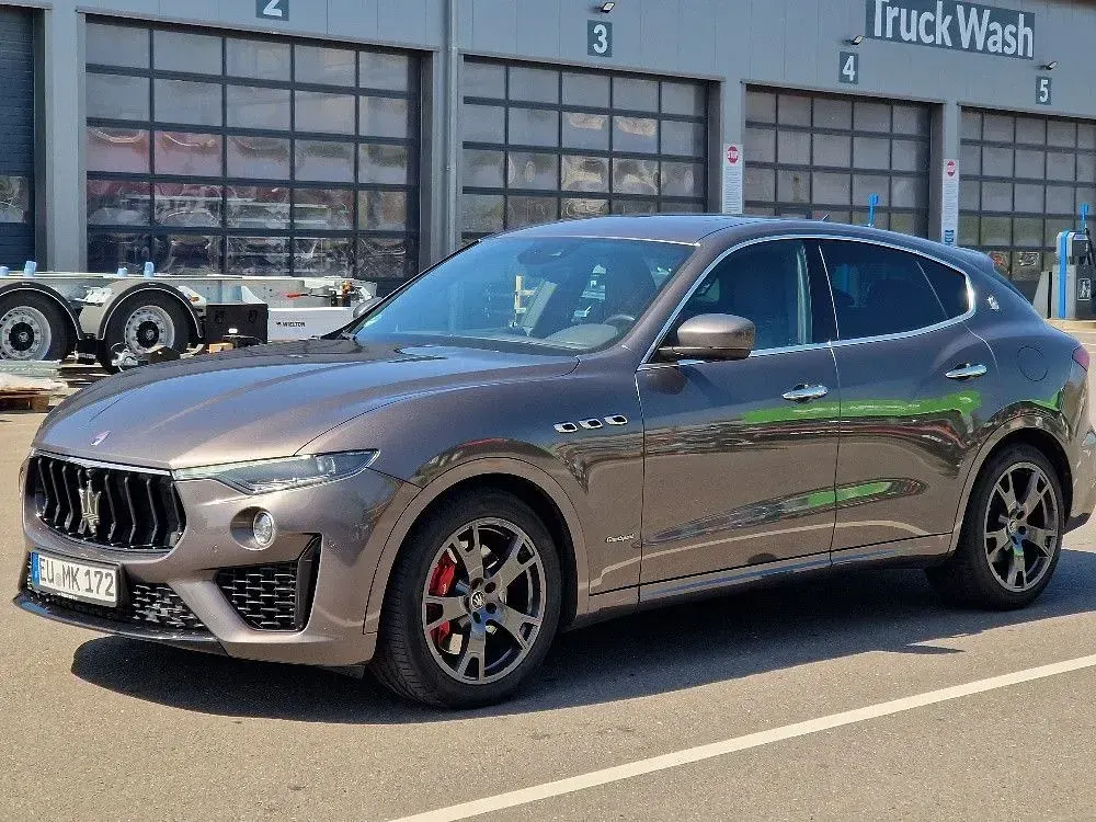 Gebraucht Maserati Levante 275 PS (202 kW) 2021 Grau SUV