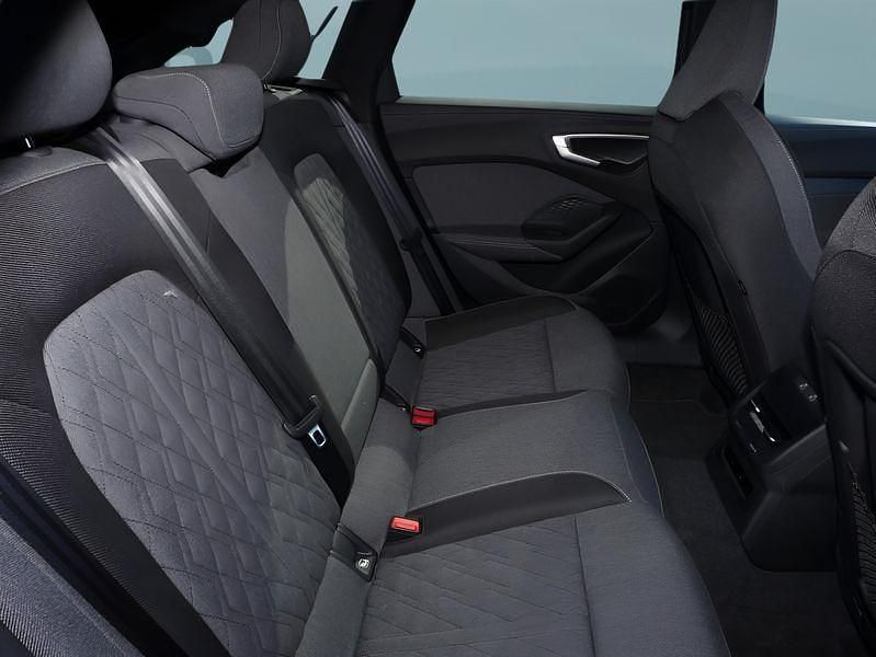 Gebraucht Audi A5 S-Line 204 PS (150 kW) 2025 Schwarz Kombi