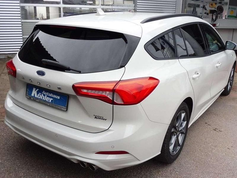 Gebraucht Ford Focus ST-Line 125 PS (91 kW) 2020 Metropolisweiß metallic Kombi