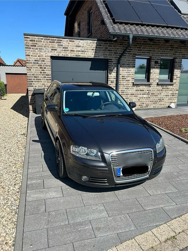 Grau Gebraucht 2008 Audi A3 Sportback Kleinwagen | 3.990 € (Fairer Preis) - Bild 1/4