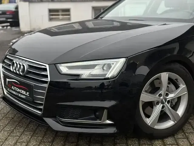 Gebraucht Audi A4 Sport 190 PS (139 kW) 2019 Brillantschwarz Kombi