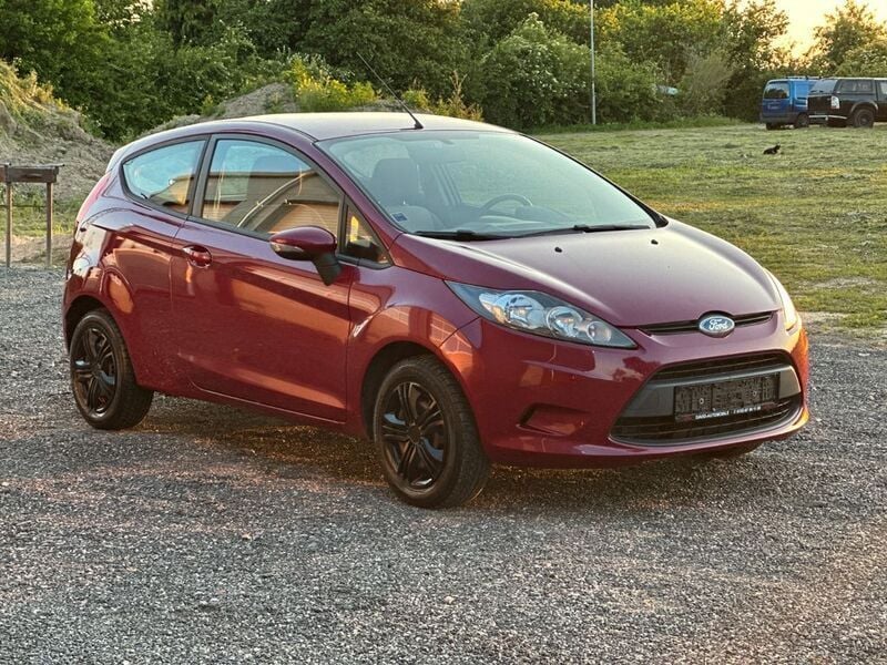 Gebraucht Ford Fiesta Trend 82 PS (60 kW) 2009 Rot Kleinwagen