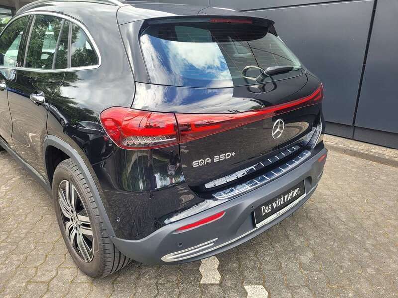 Gebraucht Mercedes EQA250+ 139 kW (190 PS) 2023 Kosmosschwarz  metalliclack SUV