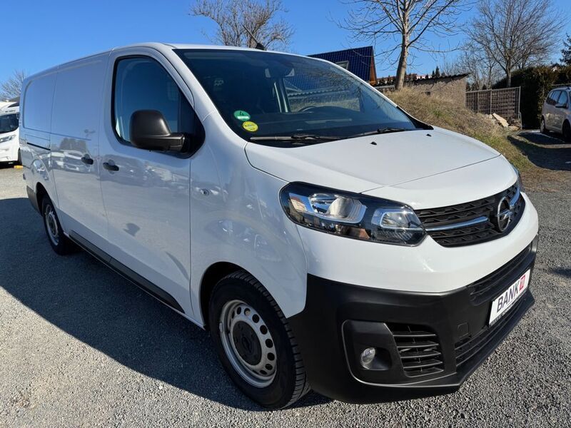 Weiß Gebraucht 2024 Opel Vivaro Edition Van | 23.998 € (Guter Preis) - Bild 1/4