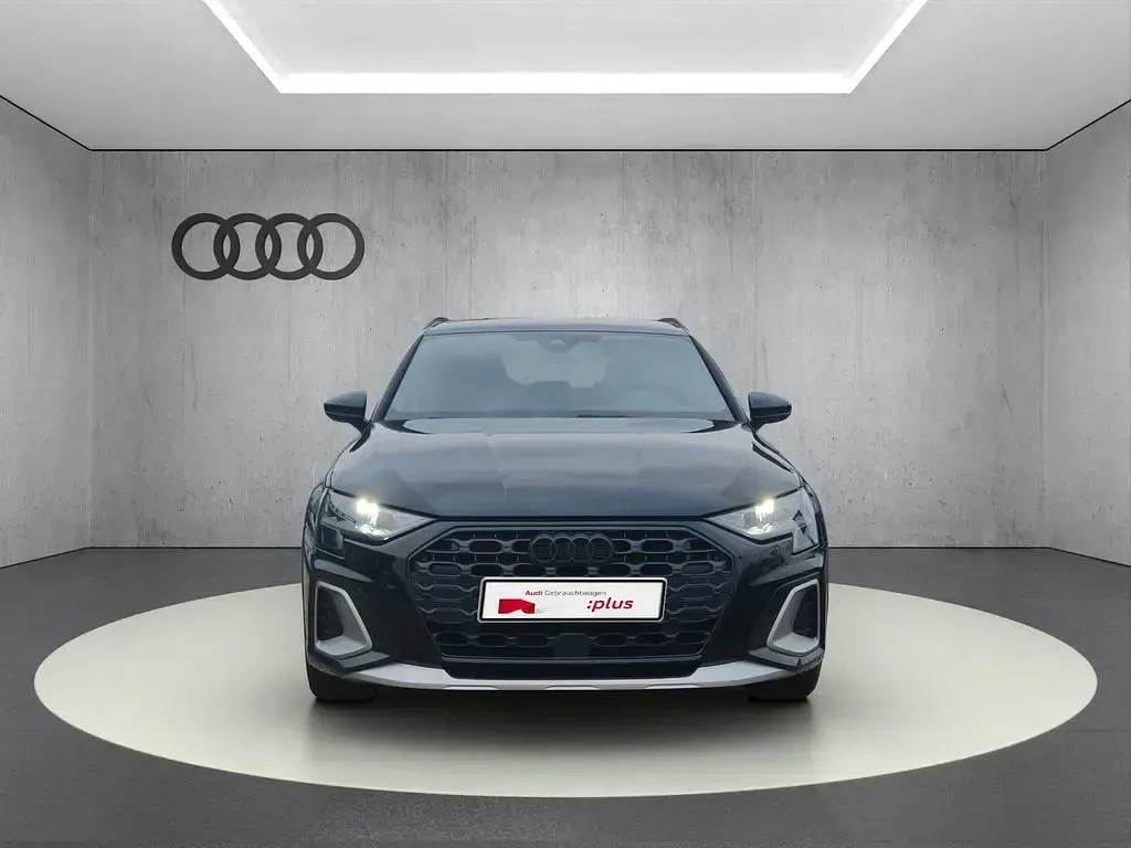 Gebraucht Audi A3 Sport 150 PS (110 kW) 2025 Mythosschwarz metallic Kombi