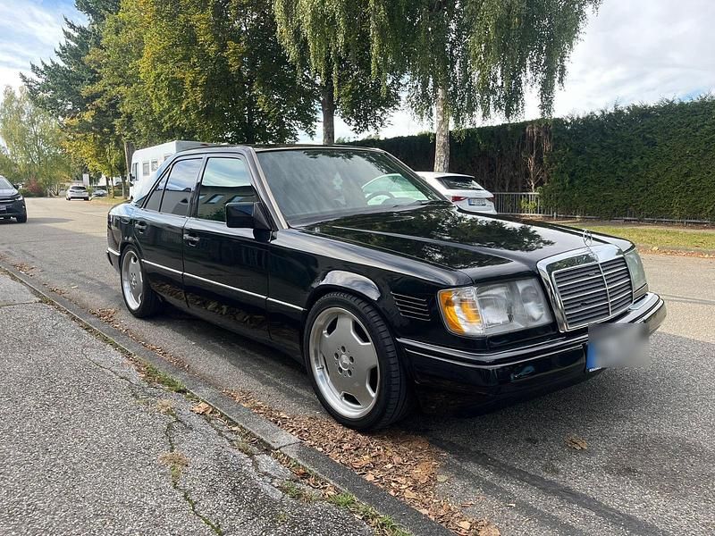 Schwarz Gebraucht 1992 Mercedes 300 Limousine | 13.990 € - Bild 1/4