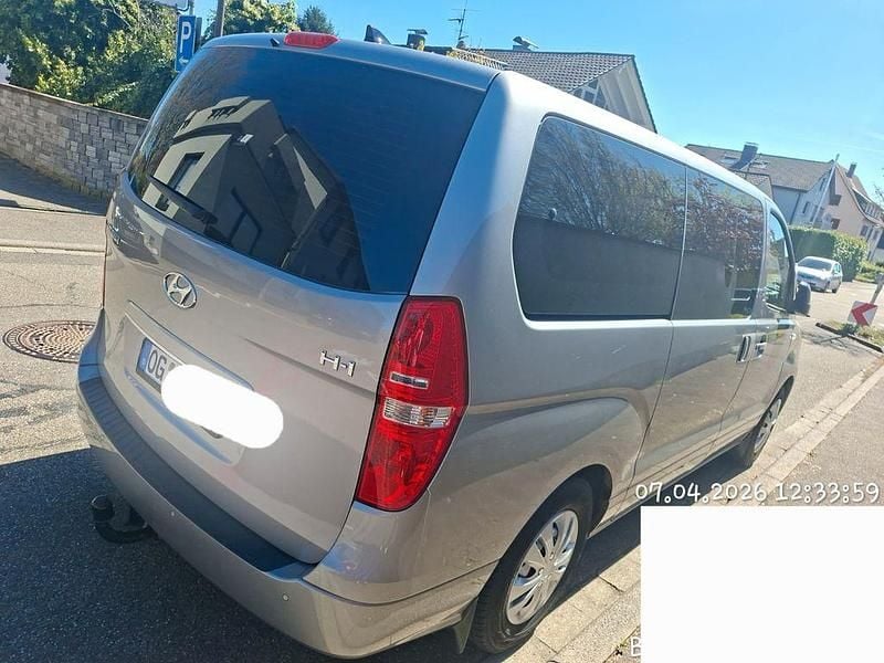 Gebraucht Hyundai H-1 Trend 136 PS (100 kW) 2016 Silber Van / Kleinbus