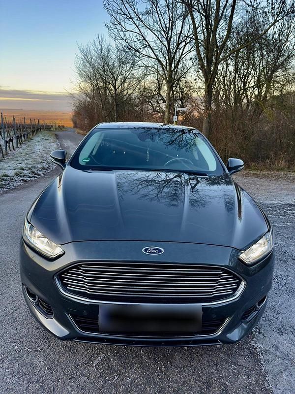 Gebraucht Ford Mondeo 180 PS (132 kW) 2016 Grau Limousine