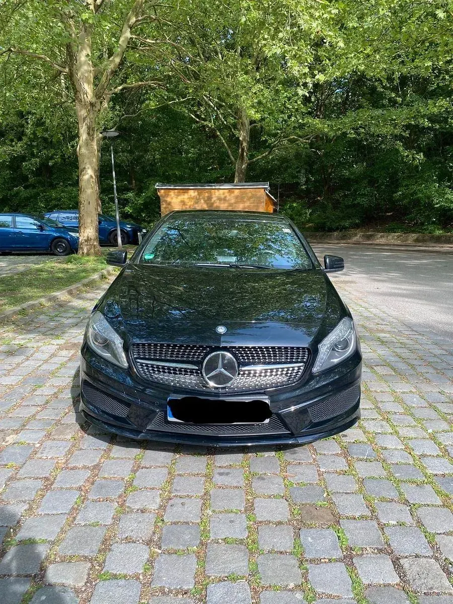 Gebraucht Mercedes A200 AMG line 158 PS (116 kW) 2015 Schwarz Limousine