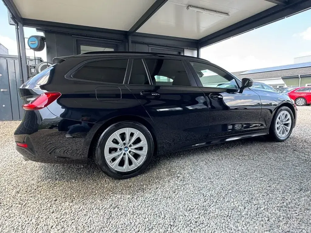 Gebraucht BMW 320 Sport Line 190 PS (139 kW) 2020 Schwarz Limousine