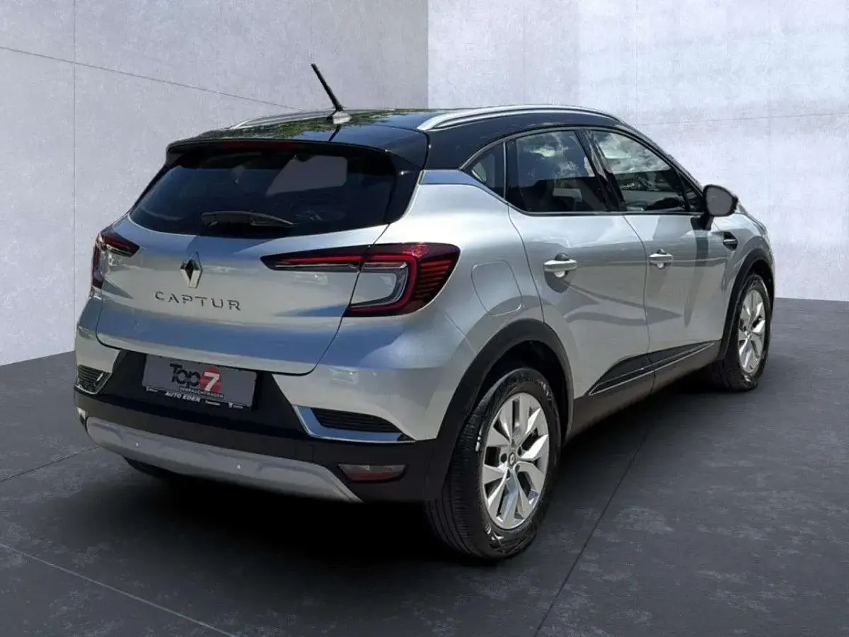 Gebraucht Renault Captur Intens 140 PS (102 kW) 2022 Grey kqa + black gne SUV