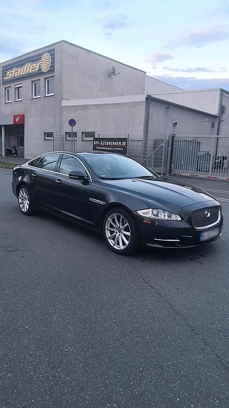 Gebraucht Jaguar XJ 275 PS (202 kW) 2011 Schwarz Limousine