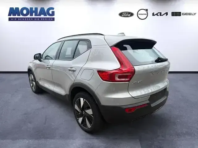 Gebraucht Volvo XC40 Core 185 kW (252 PS) 2023 Silber SUV